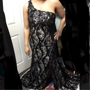 Black Lace Nude Underlay Prom Dress